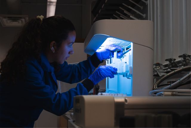 BioPACIFIC MIP researchers utilize advanced instrumentation to accelerate materials innovation